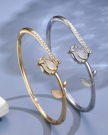 Graceful Personality Opal Tulip Bracelet